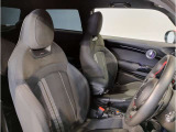 MINIは様々なオリジナルを作ることのできるお車です。専用のシートカバーも作成可能で御座いますので、ご希望の仕様など御座いましたらご相談くださいませ。きっとご希望のシートカバーの作成が可能です。