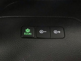 ★ECONスイッチ★ エコドライブを加速しよう!スイッチをONにすると、運転の仕方によるロスを抑え込み燃費をよくするようクルマが頑張ります(*^ー^*)燃費向上にチャレンジ♪