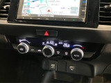 <フルオートエアコン>汗ばむ夏・じめじめする梅雨・寒い冬でも簡単操作で1年中快適なカーライフが楽しめます!オートモード以外にも風の調節や温度調節もできます!