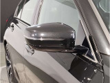 【BMWミラー】視認性の高いスタイリッシュなミラー。自動防眩機能も付いており夜間のドライビングをサポートします。