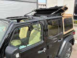 ジープの認定中古車は、新車登録9年以内、走行距離無制限の質の高い車両だけを厳選し、専門のサービスエキスパートが精密なコンディションチェックを実施。
