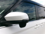 ターンランプ付きドアミラーはデザインだけでなく、他のドライバーや周囲の歩行者にもわかり易く視認性も十分な装備です。