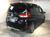 スライドドアなら狭い駐車場でもドアをぶつける心配がありません。ステップが低く乗り降りもしやすいです。