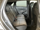 2列目シートもゆったり快適に座っていただけますので、後部座席にお乗りの方も楽しくドライブに参加していただけますよ。もちろんチャイルドシートの取り付けにも対応します。