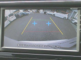 車庫入れや後方確認に役立つバックモニターは、見やすく確認しやすいガイドラインを表示し、安心・便利です♪