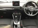 現在のMAZDA車はインパネ配置が視線の動きが少なくなるように設計レイアウトされています☆ひとつひとつの部品からMAZDAの安全に対するこだわりを感じる事が出来ます☆