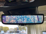 【デジタルインナーミラー】後席の大きな荷物や同乗者で後方が確認しづらい時でも安心!カメラが撮影した車両後方の映像をルームミラー内に表示。クリアな視界で状況の確認が可能です!