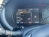 メーターディスプレイにて、運転支援システムの設定変更が可能です。併せて表示されているのが、入庫時の走行距離になります。