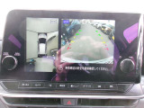 アラウンドビュ-モニタ-装備。上から見下ろしているような映像が表示されるので、車庫入れ時も安心です!