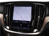 Googleのアプリとサービスがビルトインされ、スマホと同じように車両を直感的に操作できます。Googleマップが統合されており、リアルタイムの交通情報、音声操作によってより早く目的地に到着できます。