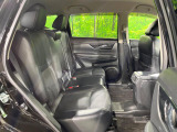 後部座席も気になるようなキズ・汚れやへたり等、大きなダメージはなく、良好な状態です。