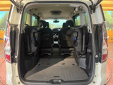 後席を格納すると、これだけの広さが!シーンに合わせたシートアレンジで、大きな荷物も積むことが出来ます♪