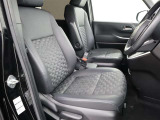 見通しのよいすっきりとした視界で、誰でも運転しやすいです。運転のしやすさは疲れにくさにも繋がりますよ♪