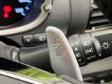 【パドルシフト】ハンドルから手を離さずに素早くシフトアップ&ダウンができるので、エンジンブレーキを使う下り坂や高速道路の合流で加速したい場面で役立ちます。