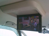 後席モニター付いてます