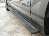 【電動サイドステップ】乗り降りがとてもしやすくなる純正サイドステップがすでについております!