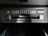 コンソール内にスッキリとインストールされたビルトインETCです。高速道路もスムーズにゲート通過できます。