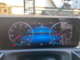 メーター・計器類は見やすく表示されております。
