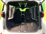 後席を格納すると、これだけの広さが!シーンに合わせたシートアレンジで、大きな荷物も積むことが出来ます♪