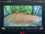 【バックカメラ】駐車時に後方がリアルタイム映像で確認できます。大型商業施設や立体駐車場での駐車時や、夜間のバック時に大活躍!運転スキルに関わらず、今や必須となった装備のひとつです!