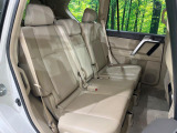 後部座席も気になるようなキズ・汚れやへたり等、大きなダメージはなく、良好な状態です。