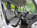 運転席シート廻りは使用感も少なく、良好な状態となっています。丁寧に使われていたことがよくわかりますね。