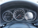 【明るく見やすいメーター】視認性が良く明るく見やすいメーター。運転者にとって見やすいメーターは運転していても疲れないですよね。