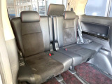 3列目シートはもちろん状態良好☆大人でもゆったりと座って頂けますので、大人数でのお出かけもラクラクです♪ご家族で、気の知れた仲間で、ドライブに行くのが楽しみですね♪