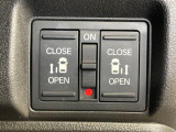 【両側パワースライドドア】スマートキーや運転席のスイッチで後席両側スライドドアの開閉が可能♪電動だから力を入れてドアを開ける必要が無く、小さなお子様でも簡単に開け閉めでき快適です♪