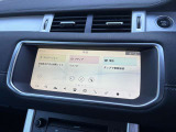 SSD方式が採用された純正ナビゲーションシステム。Bluetoothオーディオ接続やUSBポート、サラウンドカメラなどを備えています!車両情報もこちらのモニターでチェックすることが可能です。