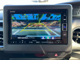 バックでの駐車が苦手な方や運転にあまり自信のない方でも後方の視界をしっかりサポート。安心して車庫入れが出来るバックカメラを装備しています!