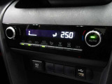 車内の温度管理に便利なオートエアコン☆