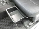 取り出しやすく、しまいやすい収納スペースが満載です。ティッシュやペットボトル等、用途に合わせた収納が可能ですので、使い方はあなた次第!