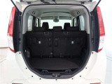 ワゴンならではの広々としたラゲージスペースを備えています。ライフスタイルに合わせていろいろな物を積み込めます!