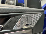 保証期間中に、トラブルが発生した場合などの緊急連絡を24時間フリーダイヤルでお受けします。応急処置のアドバイスのみならず、レッカー手配、お客様への代替交通手段などのご案内も差し上げます。