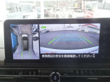 【アラウンドビューモニター】専用のカメラにより、上から見下ろしたような視点で360度クルマの周囲を確認することができます☆死角部分も確認しやすく、切り返しや駐車も安心して行えます。