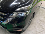 【LEDヘッドライト】悪天候や夜間走行時も良好な視界を確保し安心して運転できる高輝度LEDヘッドライトを装備!点灯速度が早く、消費電力も抑えられています。