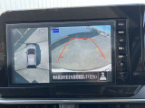 「上から丸見え」のアラウンドビューモニター搭載で運転の不安も一発解消♪