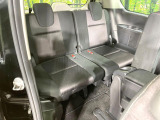 3列目シートはもちろん状態良好☆大人でもゆったりと座って頂けますので、大人数でのお出かけもラクラクです♪ご家族で、気の知れた仲間で、ドライブに行くのが楽しみですね♪
