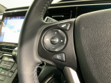 ステアリングにオーディオ操作スイッチが付いています。オーディオ画面に直接タッチしなくても操作が出来ますので、運転に集中できます。