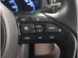 ステアリングスイッチではオーディオ操作が可能です。運転中のご利用は十分にご注意ください。