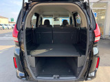 普段のお買い物や通勤、送迎等に十分な荷室スペースを確保しております。セカンドシートを倒すと、大きな荷物の積載も可能です♪