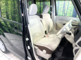 運転席シート廻りは使用感も少なく、良好な状態となっています。丁寧に使われていたことがよくわかりますね。