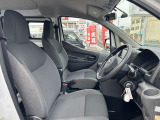 【店舗内紹介】商談ルームにはキッズルームなど完備しております。お子様連れのお客様でもごゆっくりお車をお選びいただけます。くじ引きなどのイベントもやっているのでお子様もお楽しみいただけます。