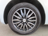 おしゃれは足元から!全体の印象をグッと引き締めるアルミホイールを装備しています★