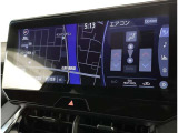 純正ナビを装備。タッチパネル式で使いやすく、お出かけもラクラクです。