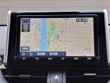 純正ナビを装備。タッチパネル式で使いやすく、お出かけもラクラクです。