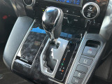 【 シフト 】シフトも操作しやすく快適なドライブを楽しんでいただけます。