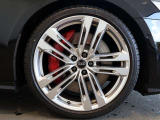 アルミホイール5ツインスポークVデザイン 8.5J x 21 275/35R21/アダプティブエアサスペンション