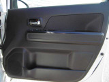 運転席ドア内張り